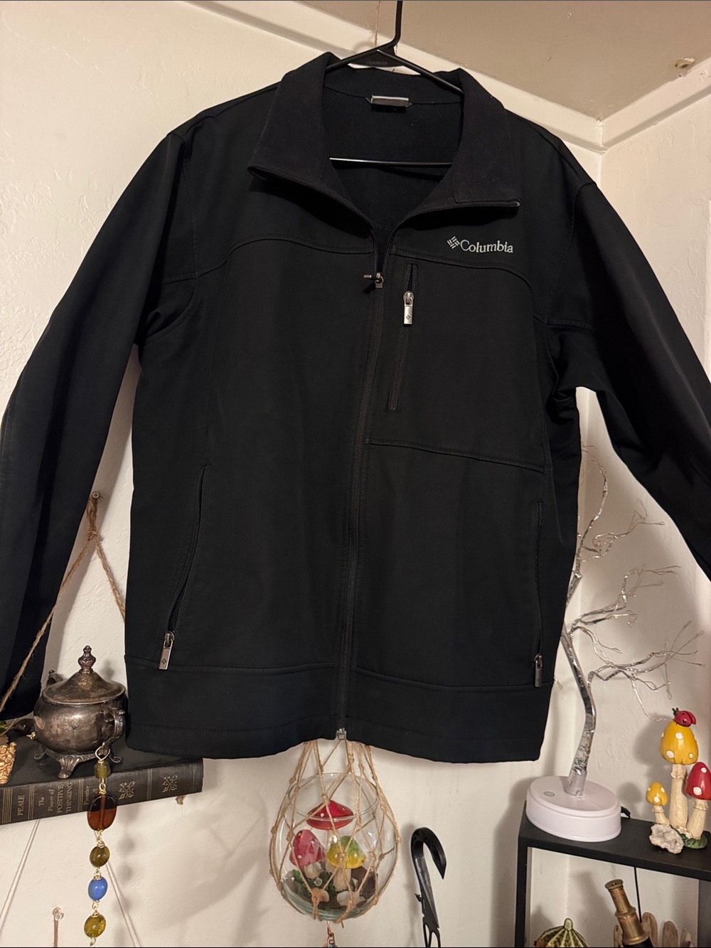 Columbia Men's Black Full-Zip Softshell Jacket